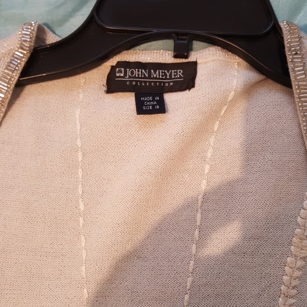 Top - Picture 2 of 2